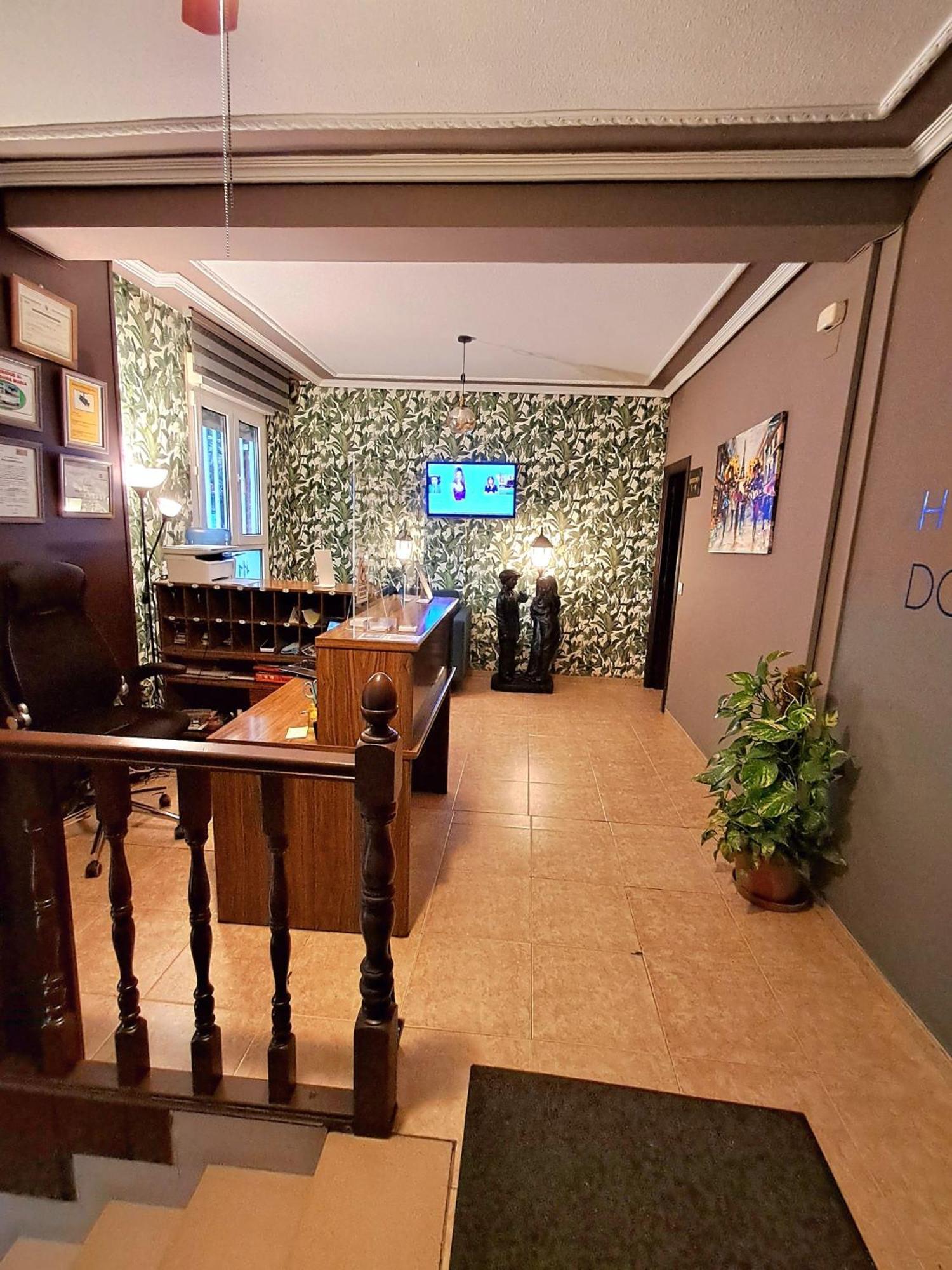 Hostal Dona Maria Valdemoro Esterno foto
