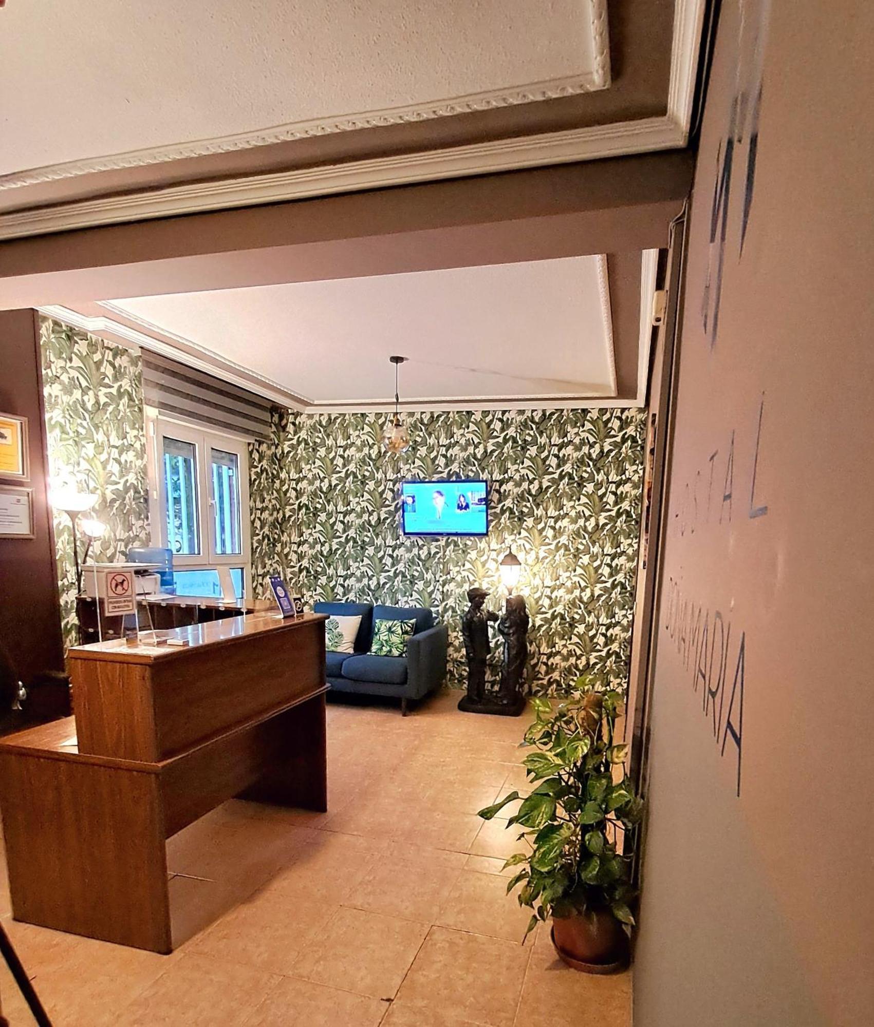 Hostal Dona Maria Valdemoro Esterno foto
