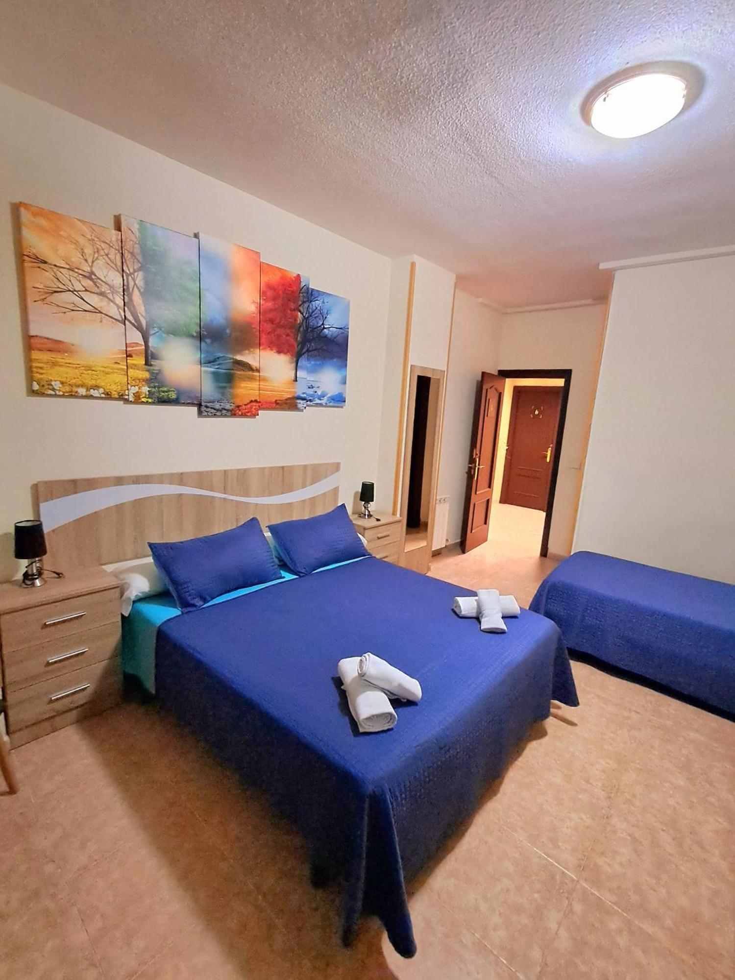 Hostal Dona Maria Valdemoro Esterno foto