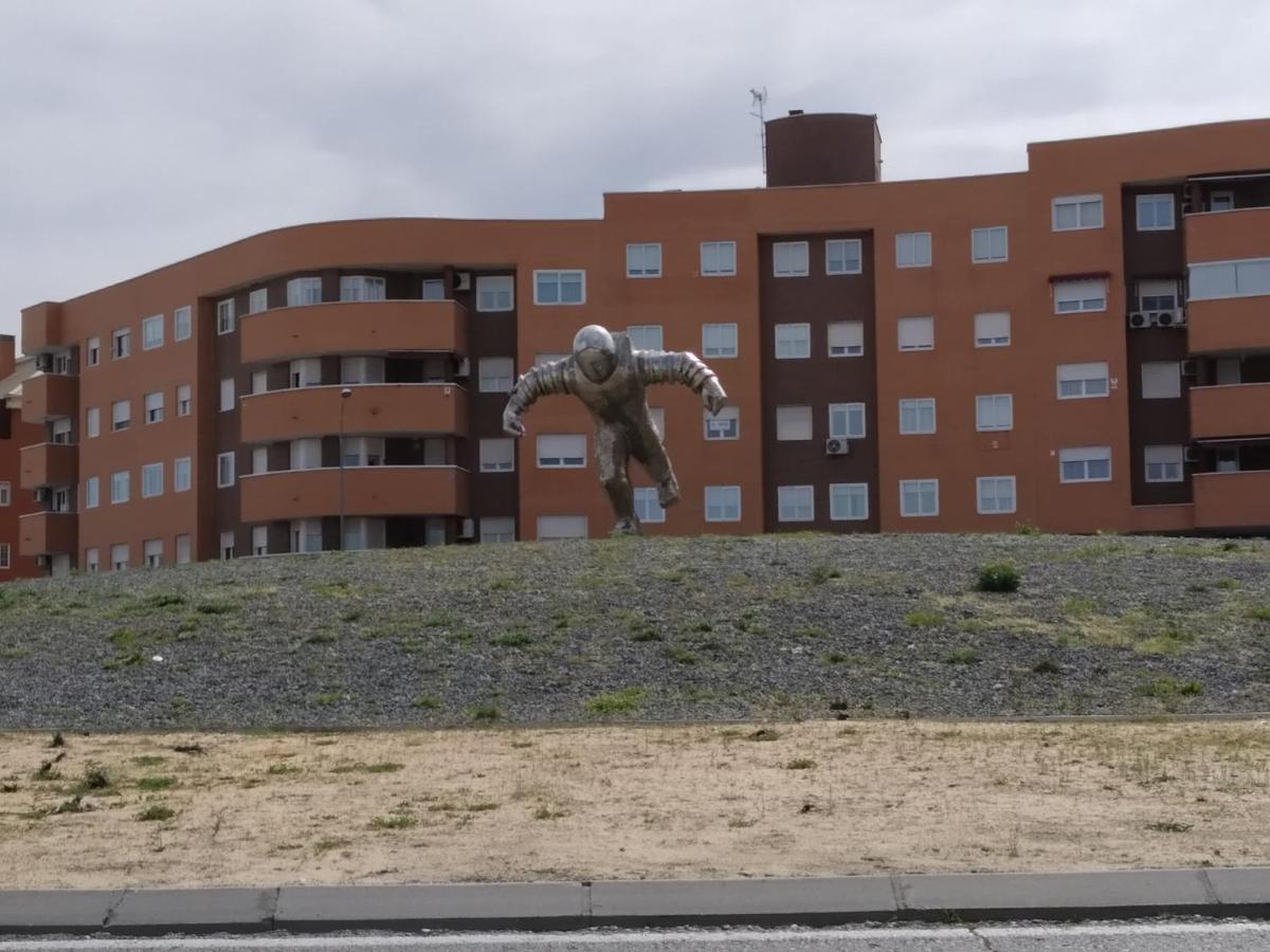 Hostal Dona Maria Valdemoro Esterno foto